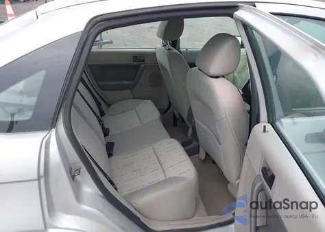 2009 Ford Focus Se z USA, uszkodzony, nr VIN 1FAHP35N89W222189